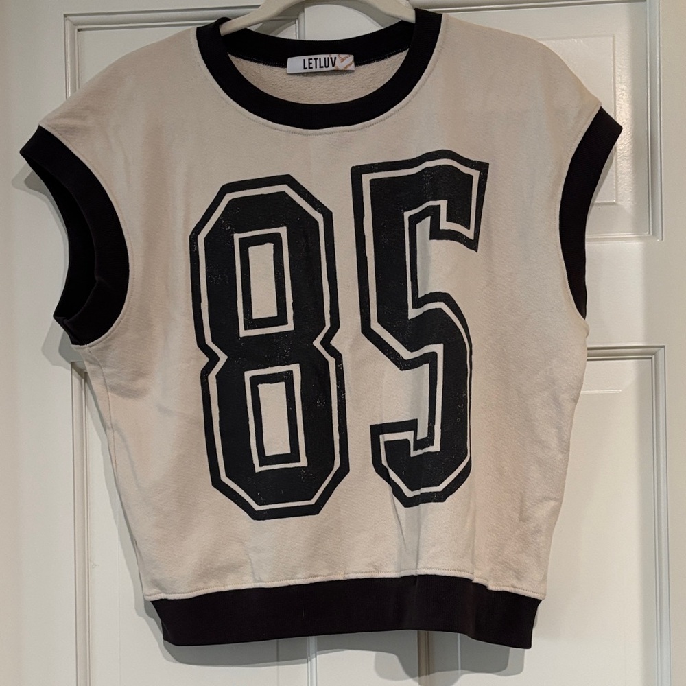 Evereve Letluv Women’s Black and Cream Number 85 Short Sleeved Sweatshirt Shirt